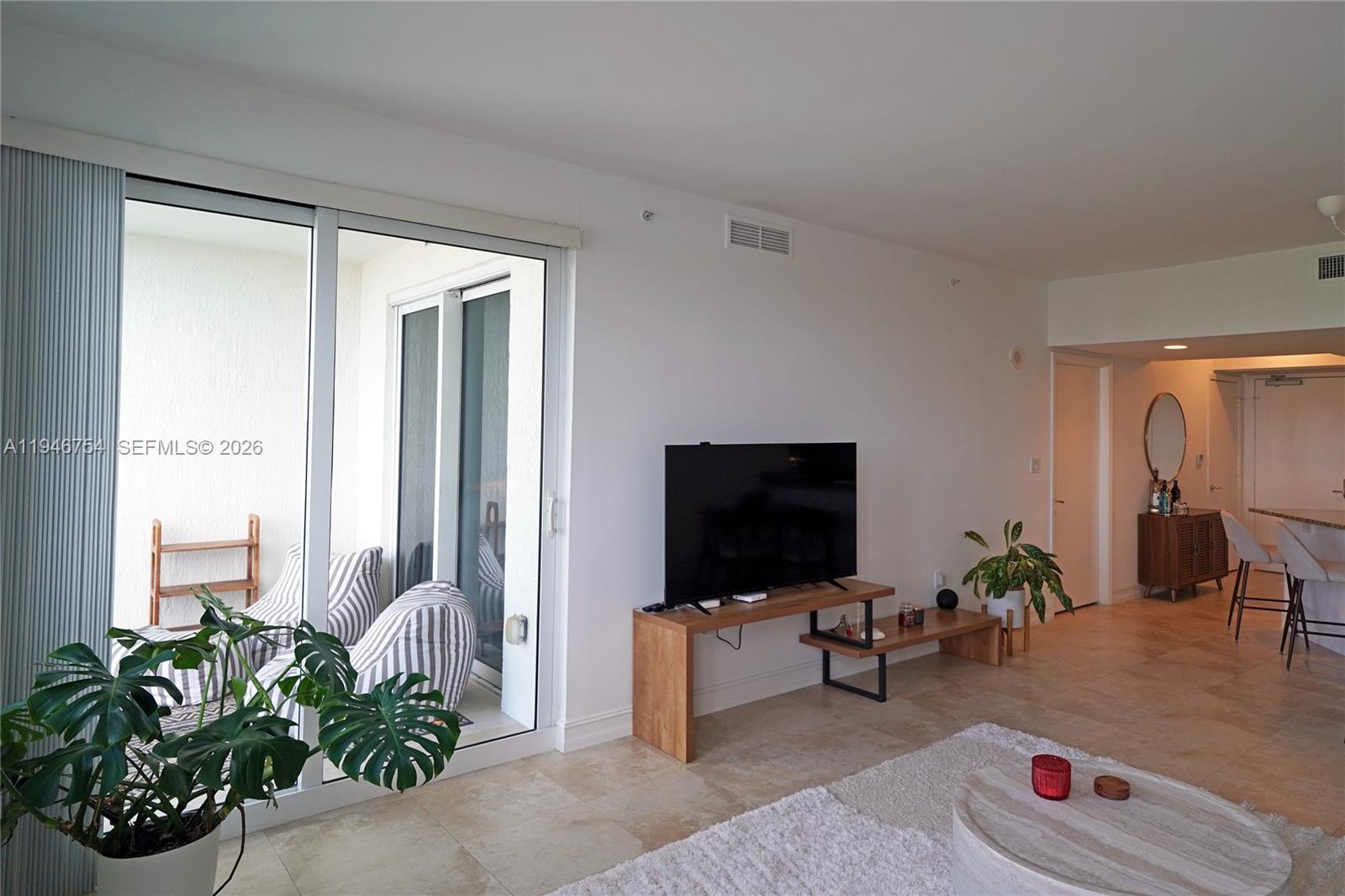 20000 E Country Club Dr 1014