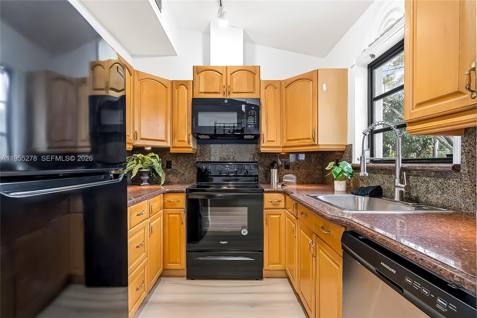 LAKE OSBORNE ESTATES - Residential