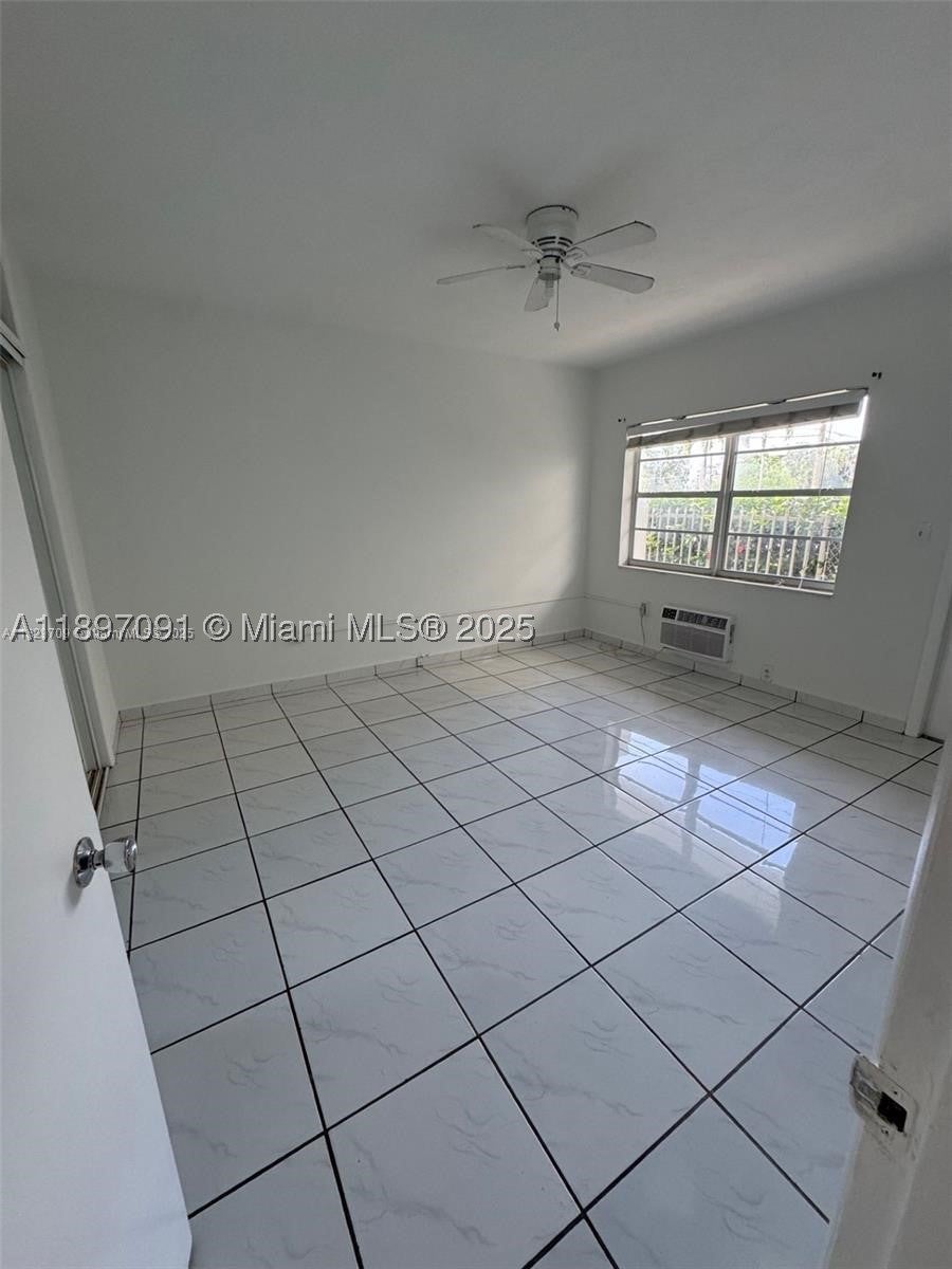 8040 Tatum Waterway Dr 3