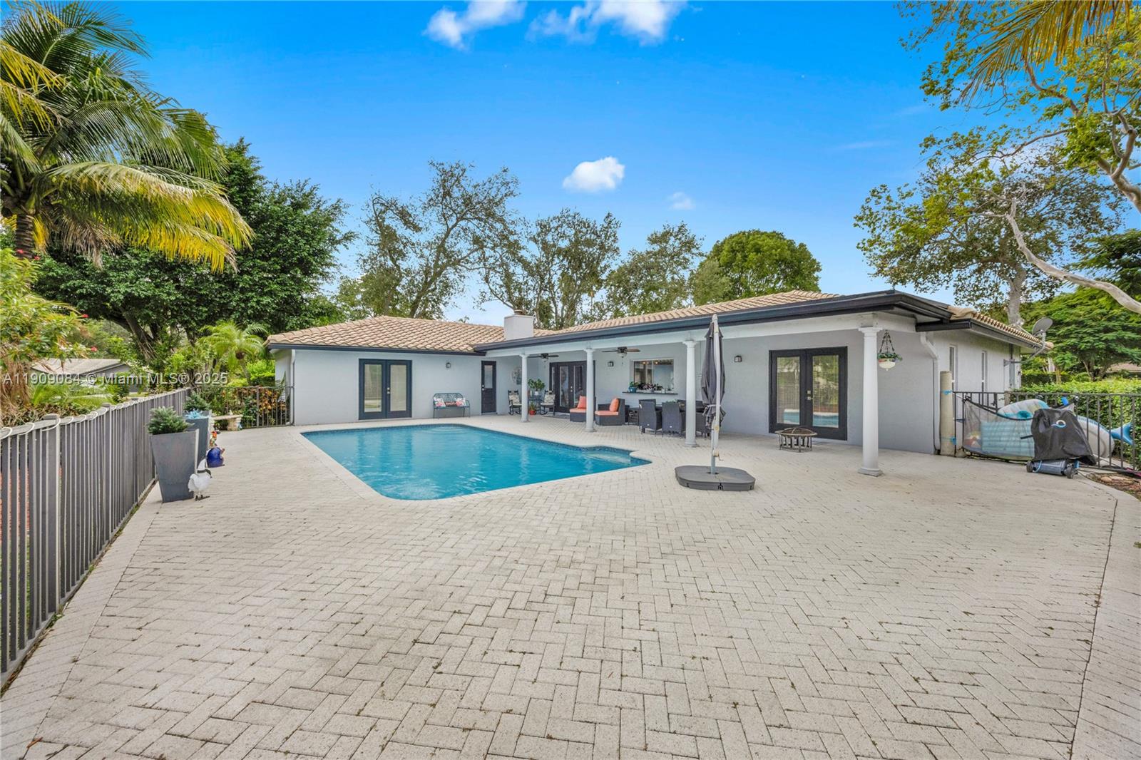 CYPRESS GLEN - Residential