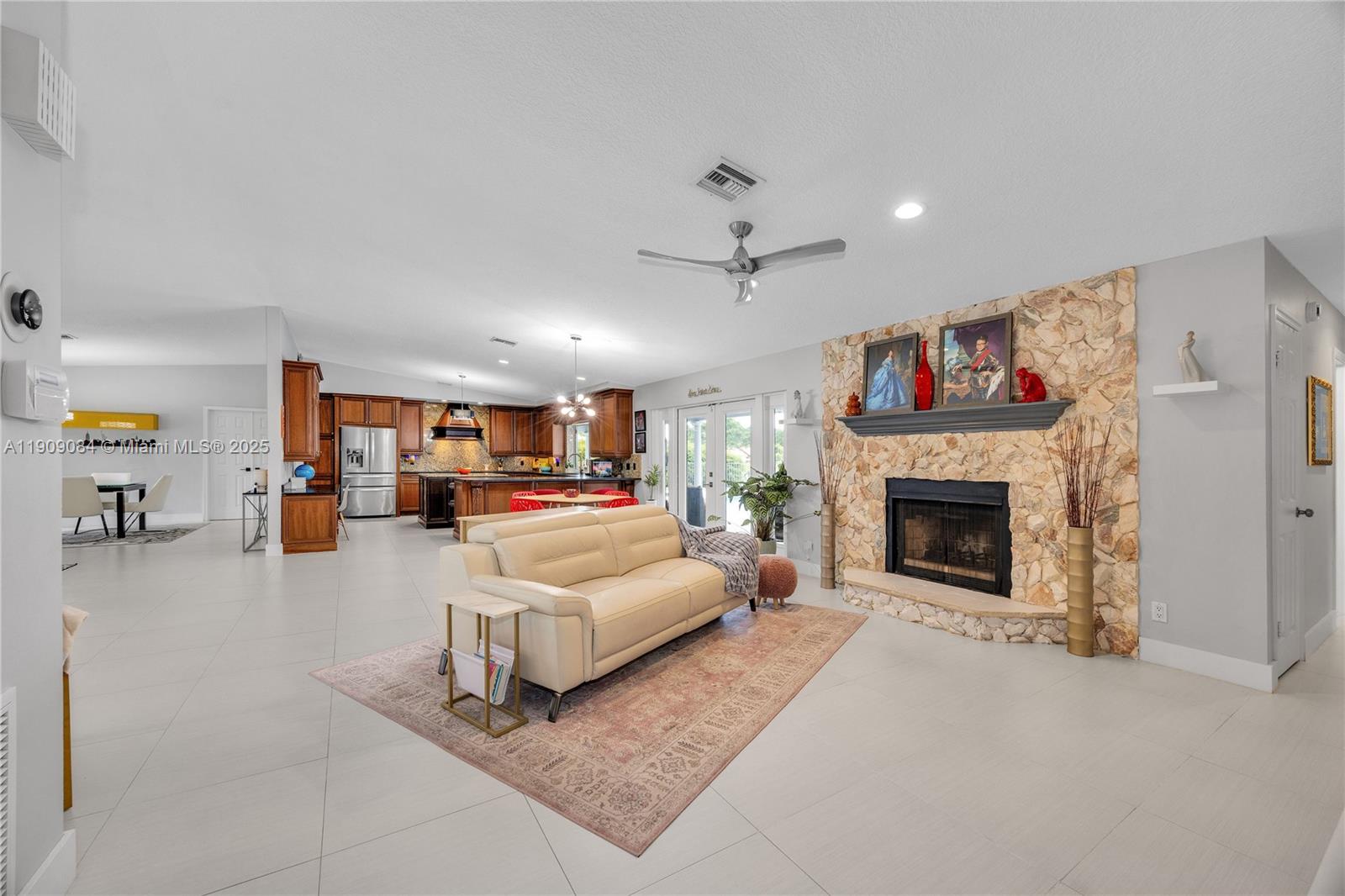 CYPRESS GLEN - Residential