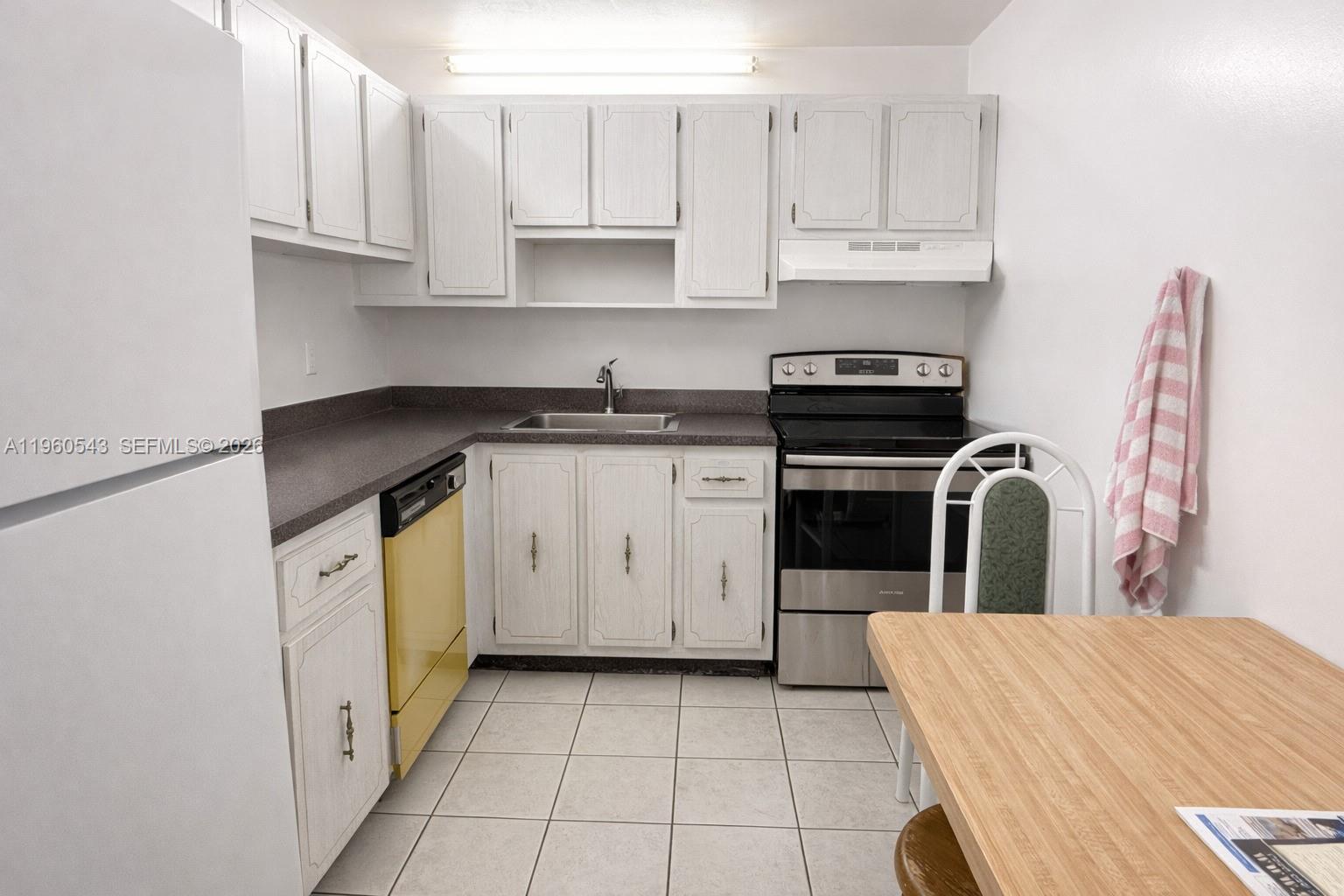 OLYMPIC TOWER CONDO - Residential