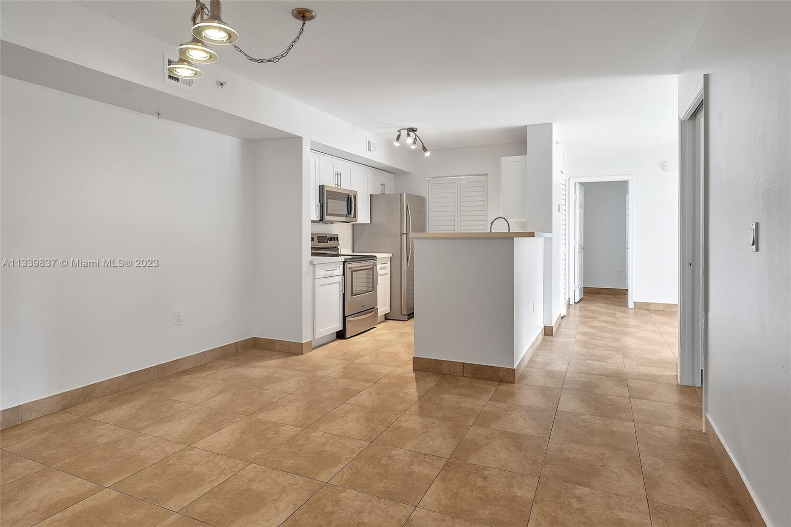 Photo 5 of 41 of 11133 SW 8th St 203 condo
