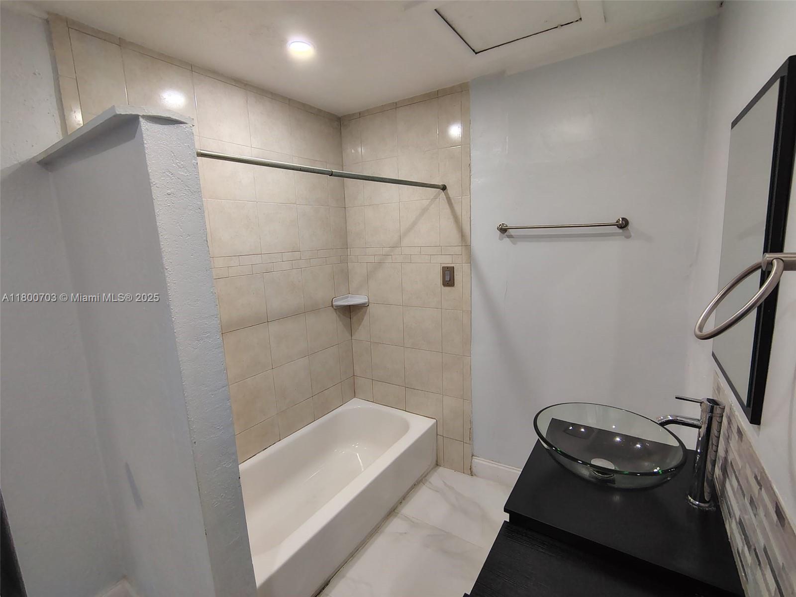 GREENACRES 2 - Residential Lease