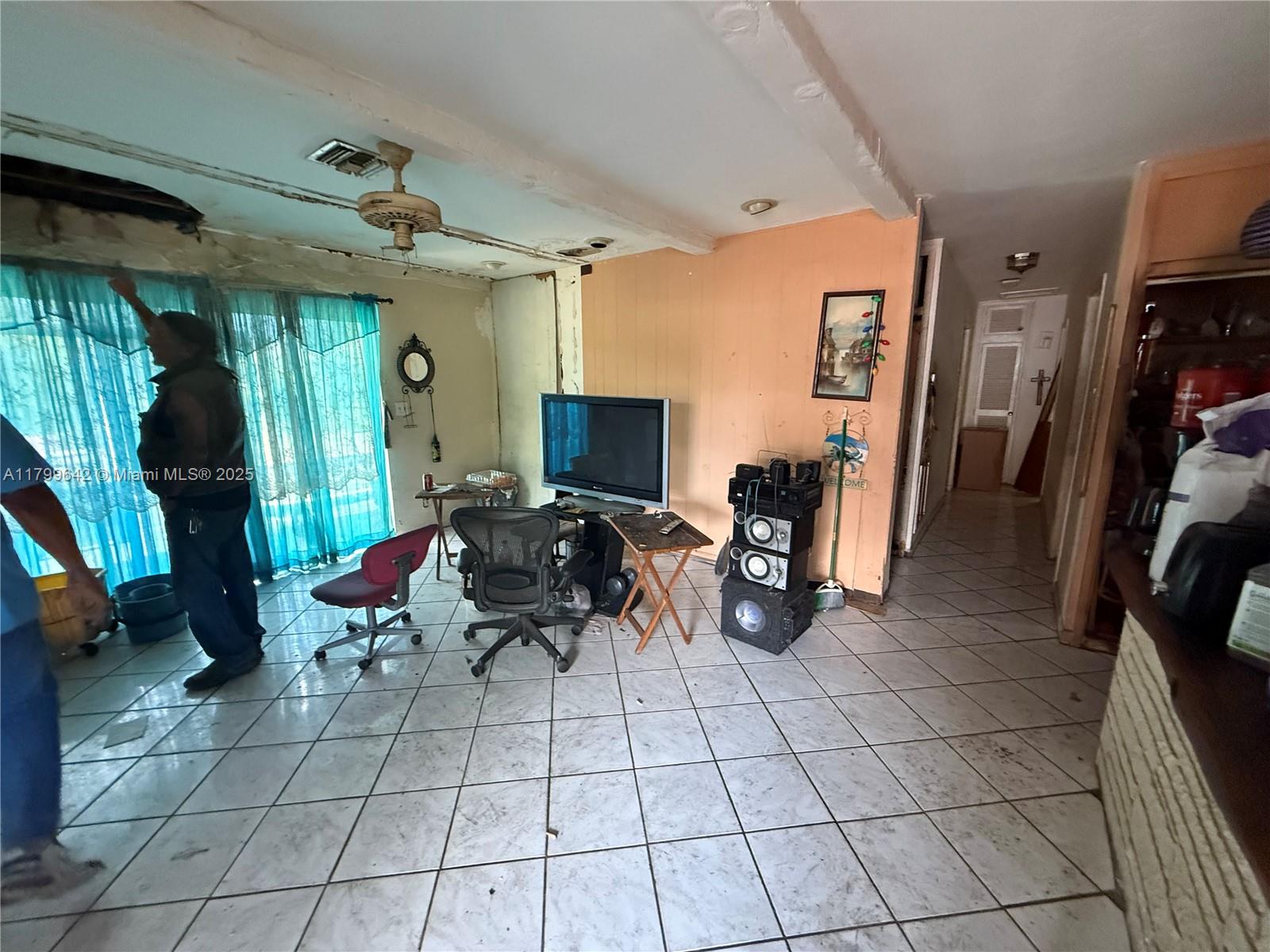 Property for Sale at 432 Sw 64th Ter, Margate, Broward County, Florida - Bedrooms: 3 
Bathrooms: 2  - $279,000