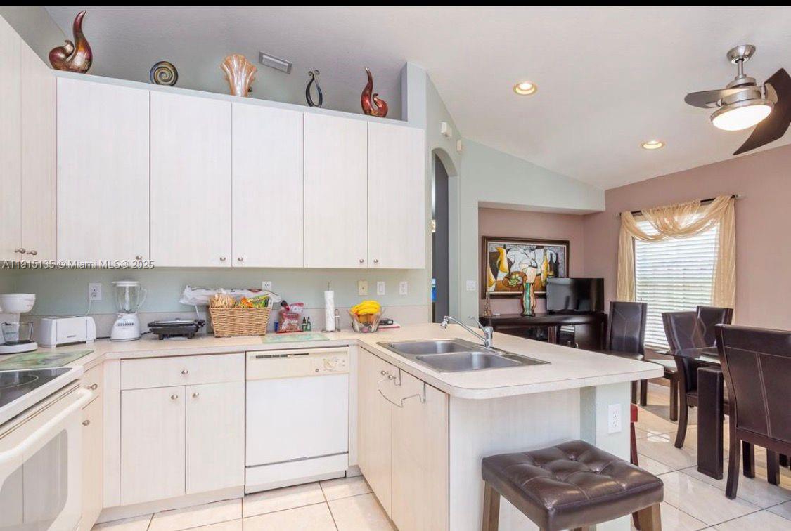 SHORES AT KEYS GATE - Residential Lease