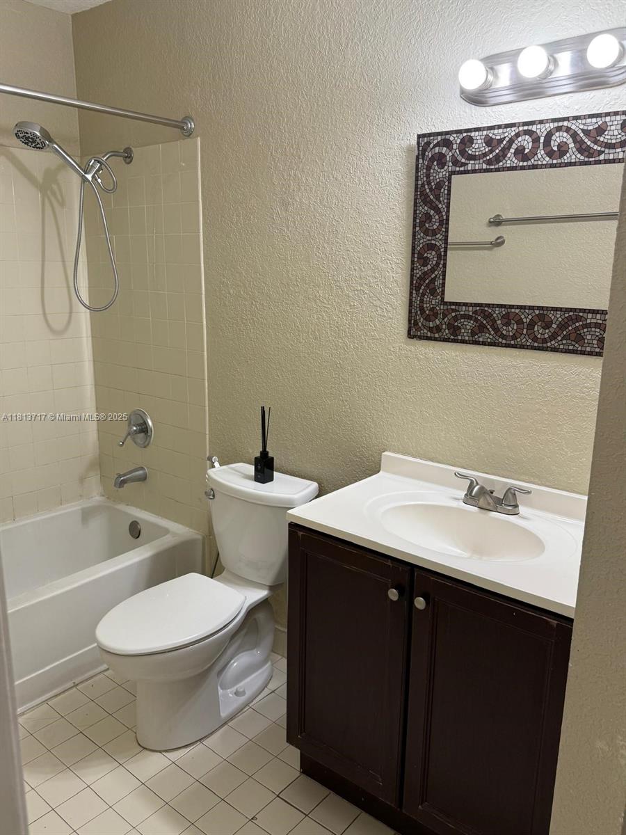 MAGNOLIA LANE CONDO - Residential Lease