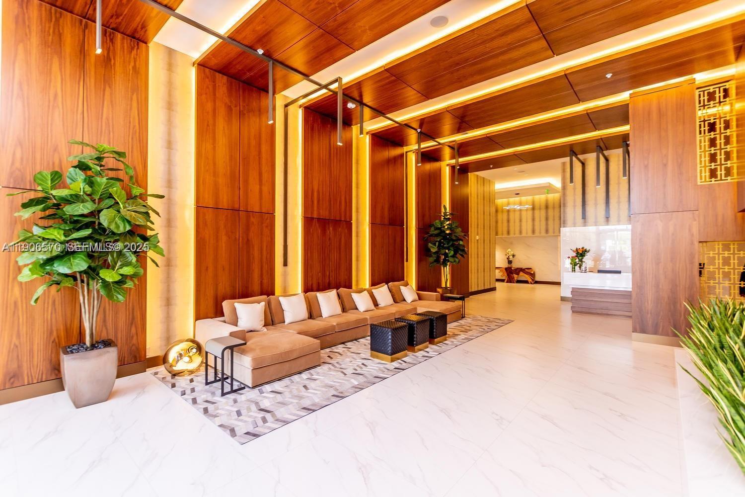 AVENTURA PARKSQUARE RESID - Residential