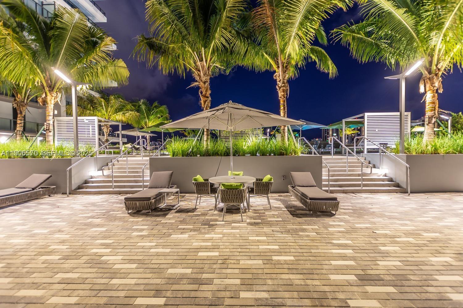 AVENTURA PARKSQUARE RESID - Residential