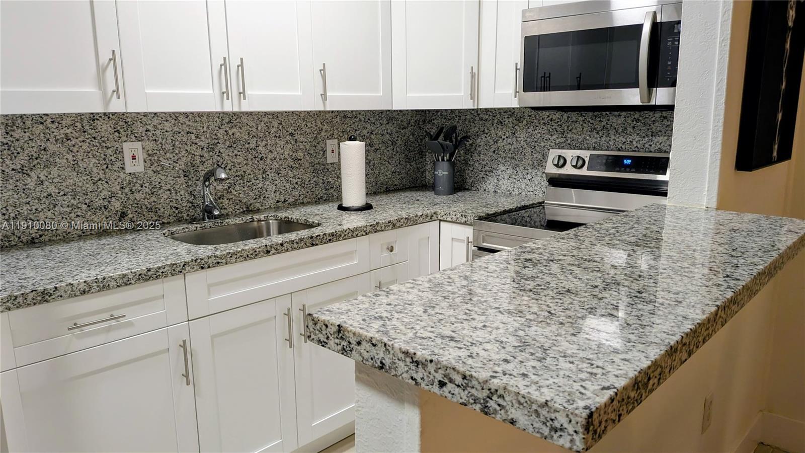 TROPICAL PARK CONDO - Residential Lease