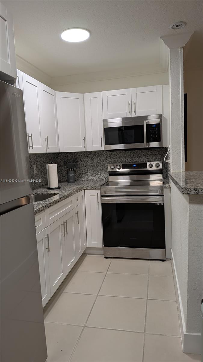 TROPICAL PARK CONDO - Residential Lease