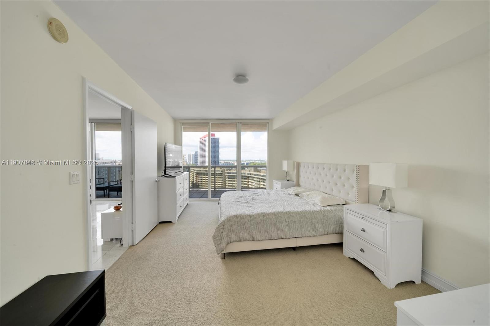 BEACH CLUB CONDO - Residential Lease