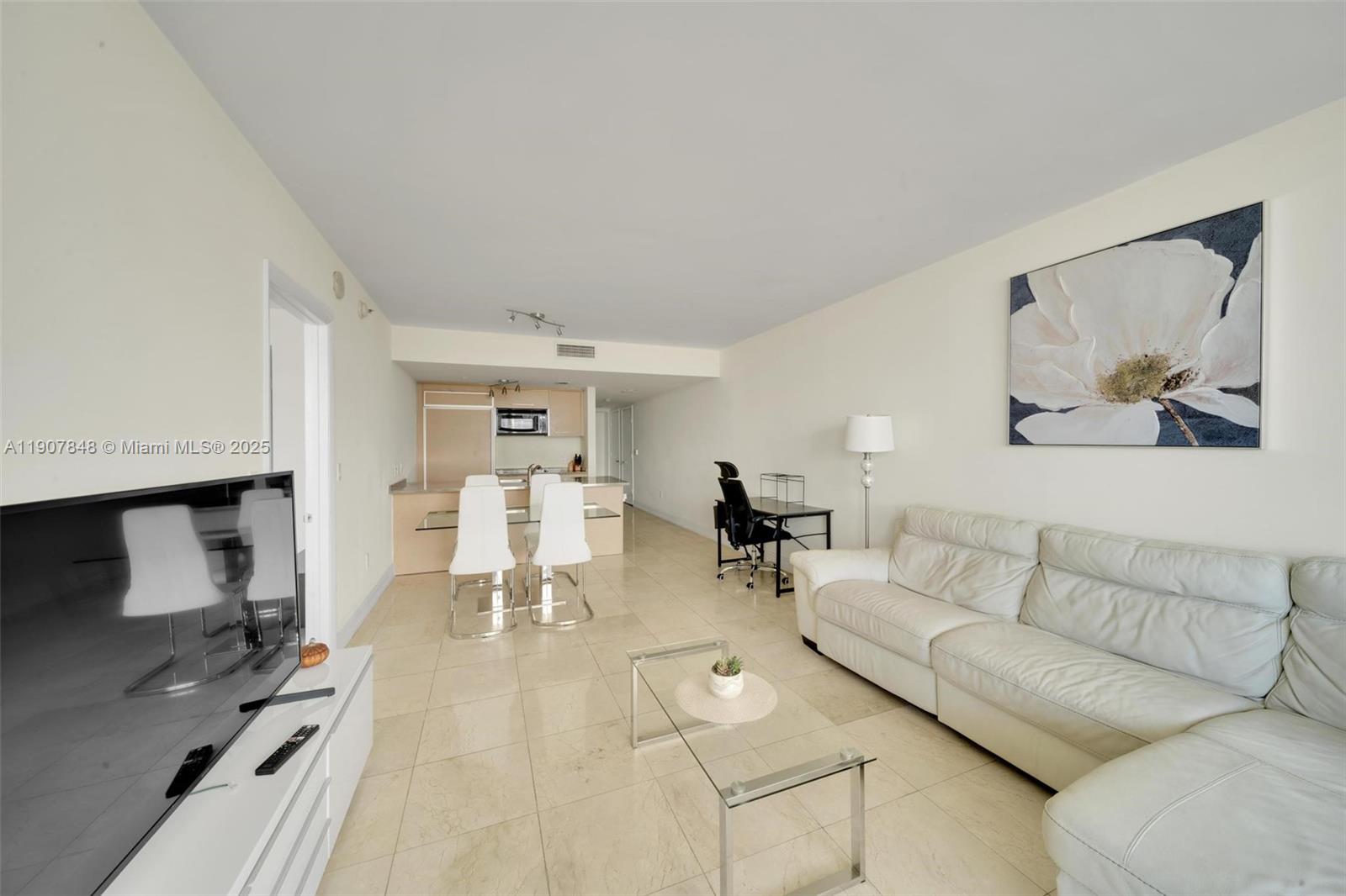 BEACH CLUB CONDO - Residential Lease