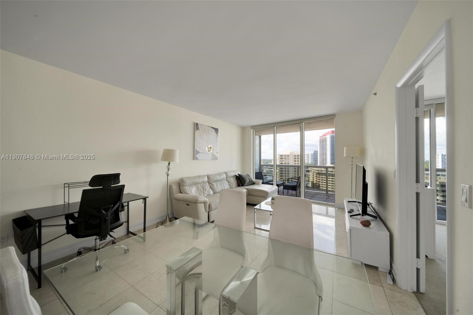 BEACH CLUB CONDO - Residential Lease