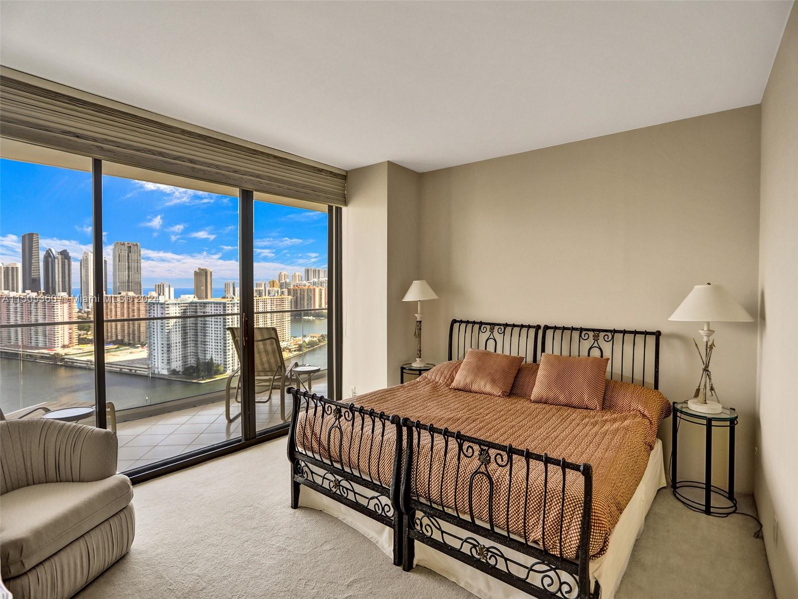 2800 ISL BLVD WILLIAMS IS - Residential