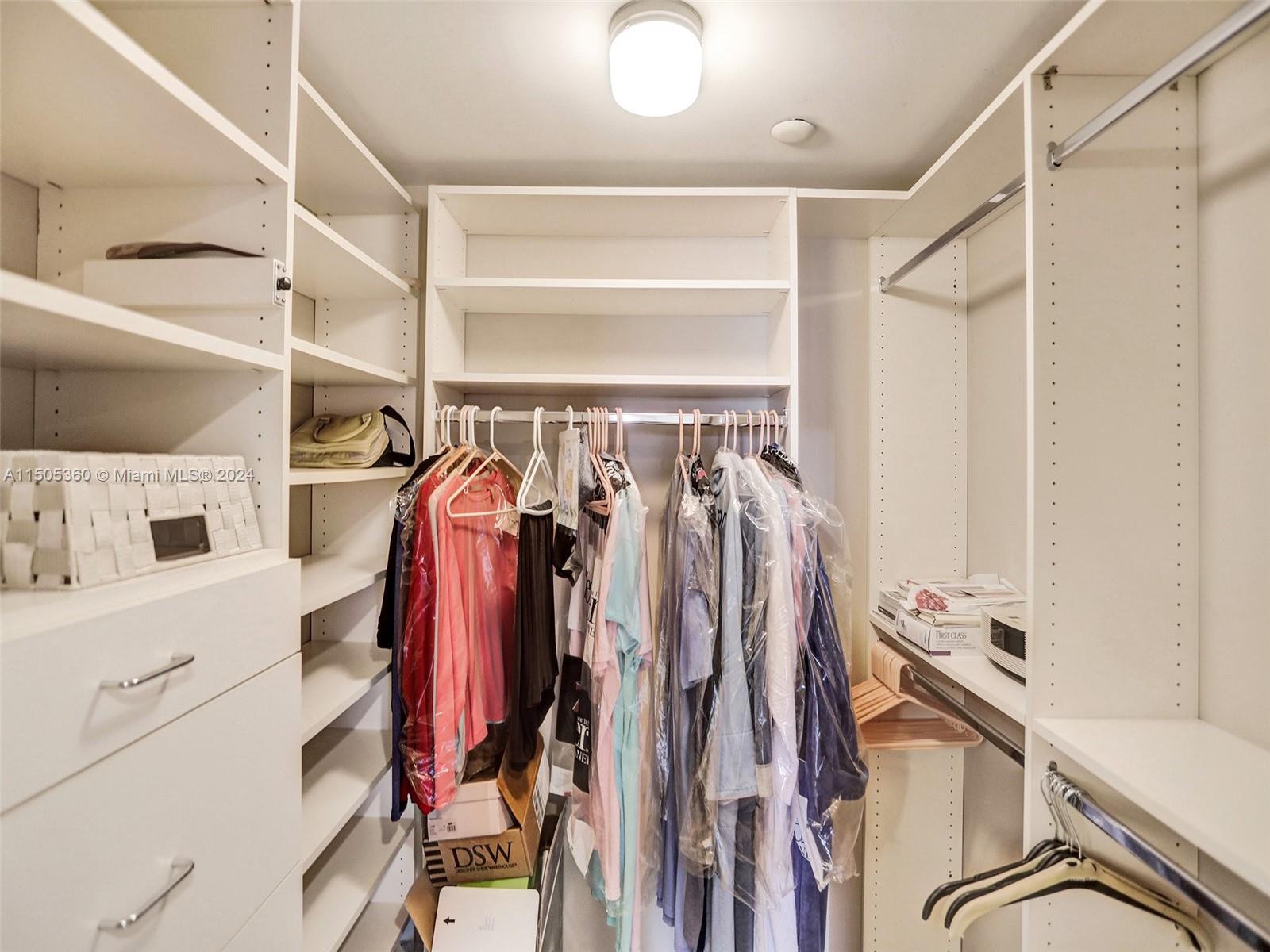 2800 ISL BLVD WILLIAMS IS - Residential