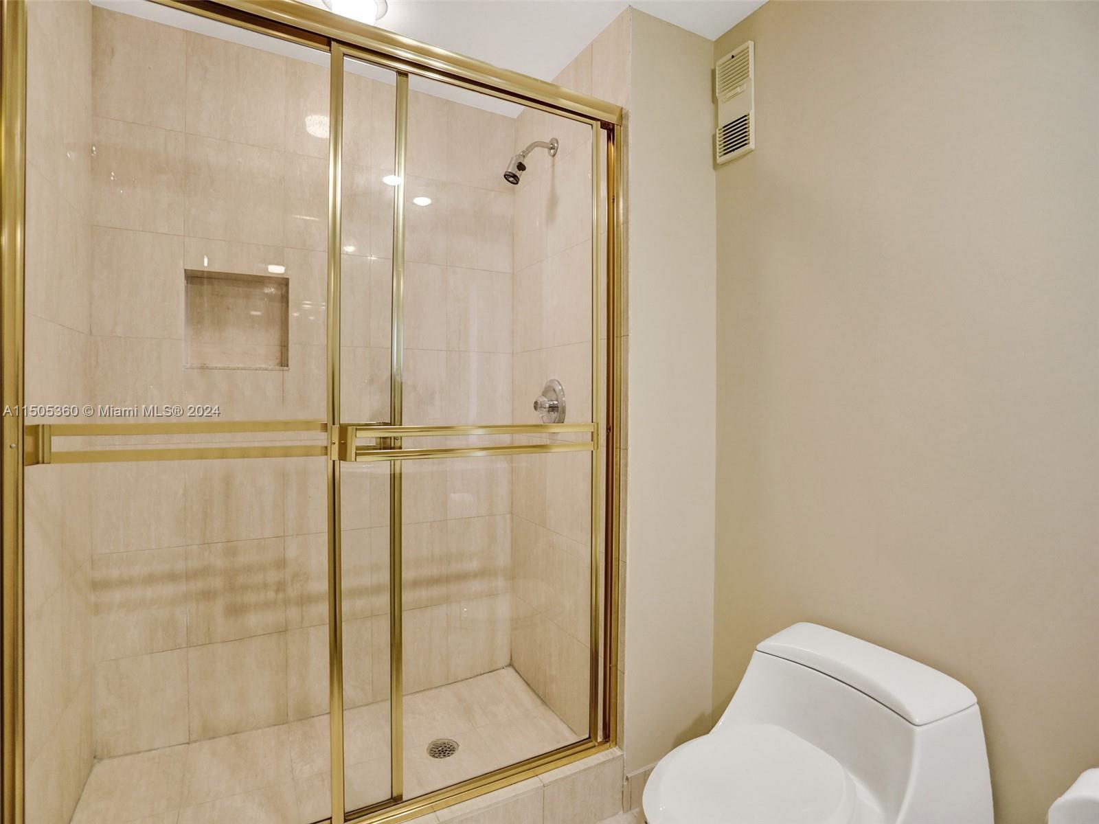 2800 ISL BLVD WILLIAMS IS - Residential