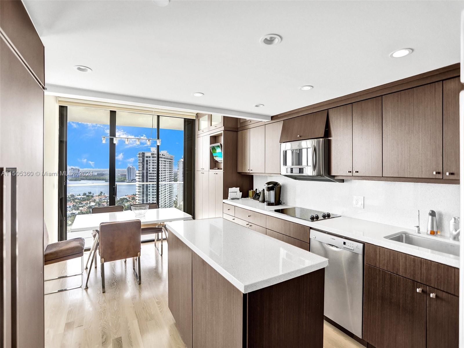 2800 ISL BLVD WILLIAMS IS - Residential