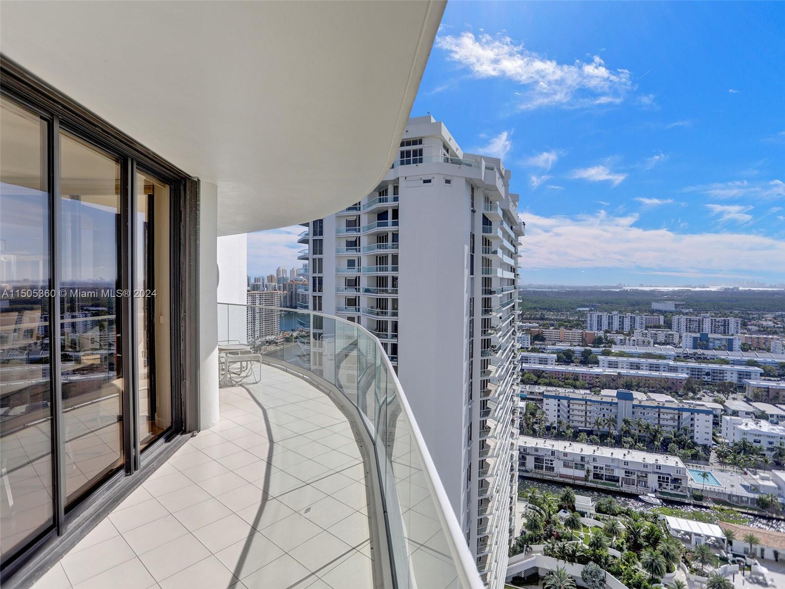 2800 ISL BLVD WILLIAMS IS - Residential