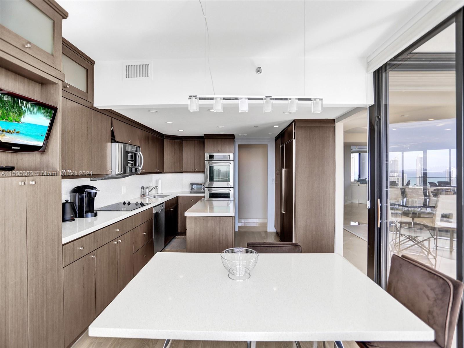 2800 ISL BLVD WILLIAMS IS - Residential