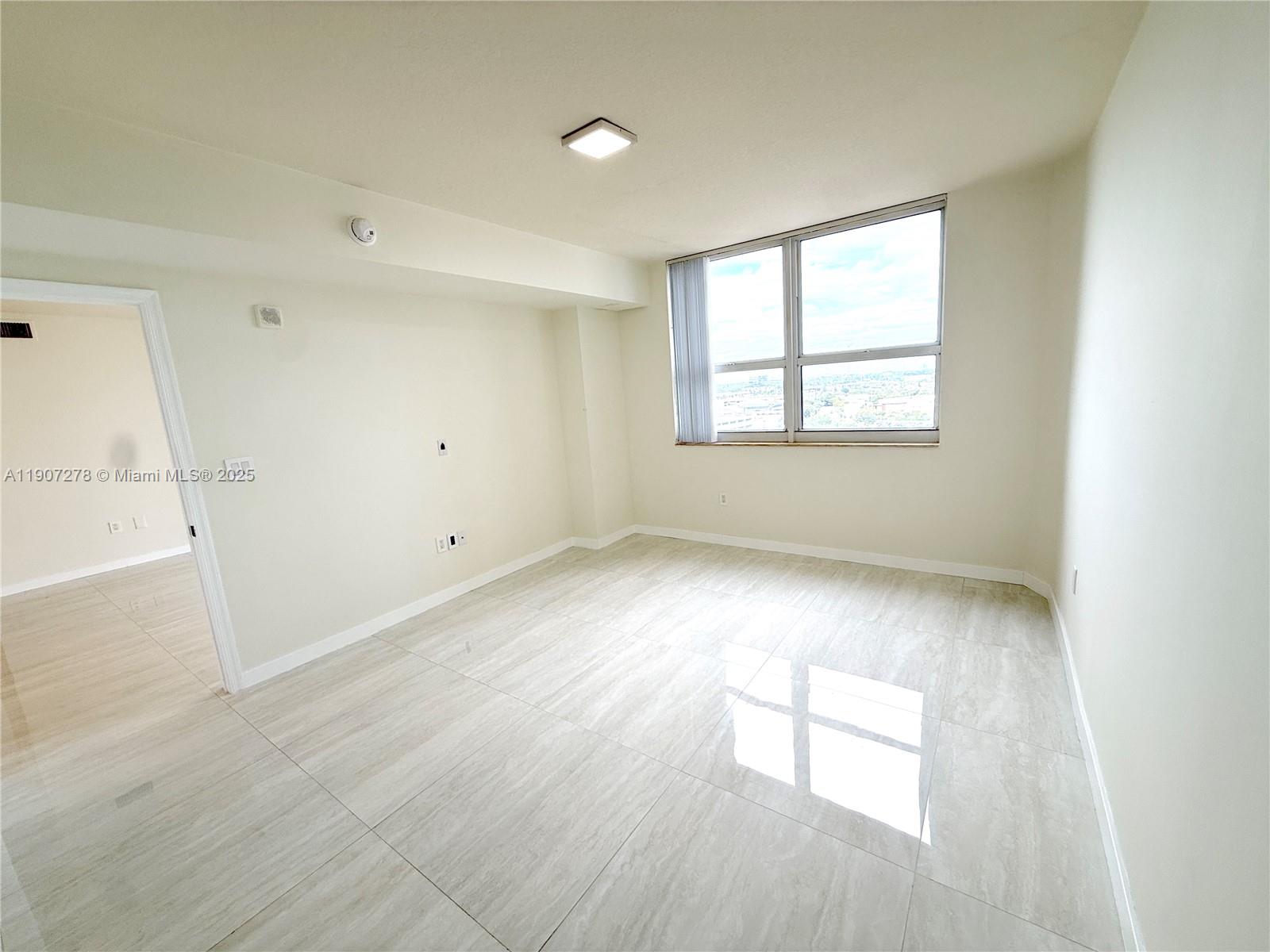 TURNBERRY ON THE GREEN CO - Residential Lease