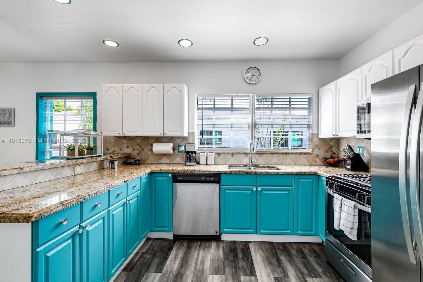 HOLLYWOOD LAWNS - Residential Lease