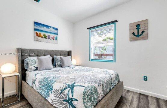 HOLLYWOOD LAWNS - Residential Lease