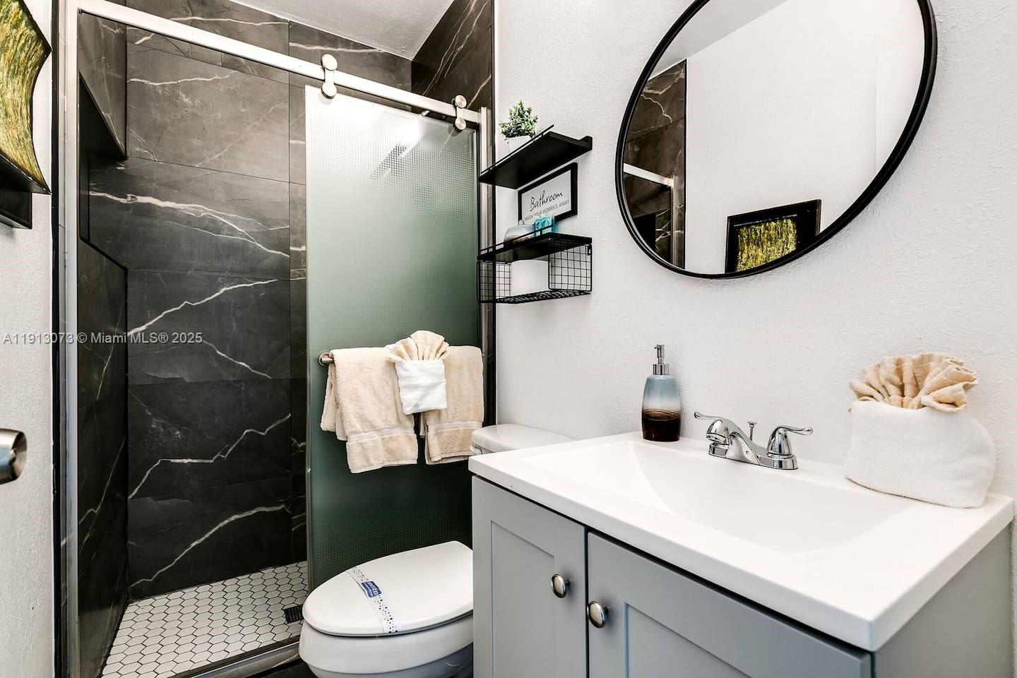 HOLLYWOOD LAWNS - Residential Lease