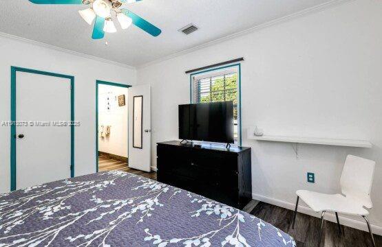 HOLLYWOOD LAWNS - Residential Lease