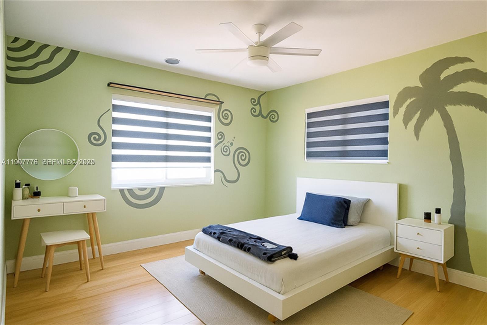 HOLLYWOOD LITTLE RANCHES - Residential