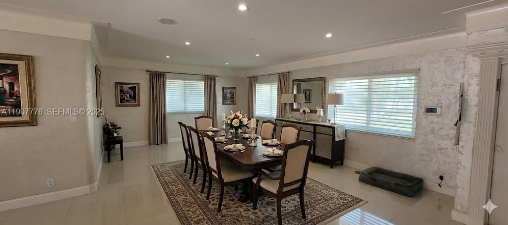 HOLLYWOOD LITTLE RANCHES - Residential