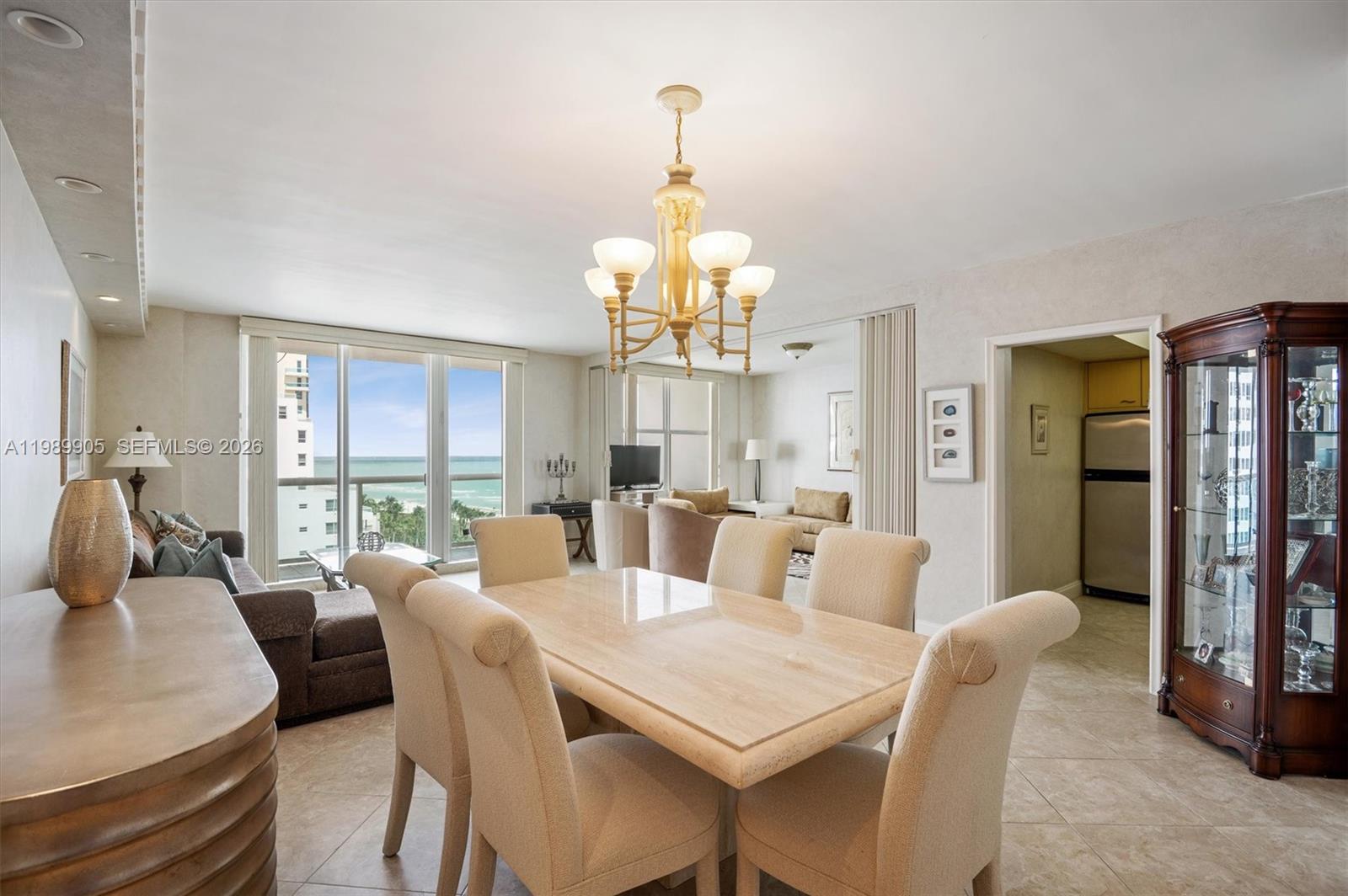 0HE CARRIAGE CLUB SOUTH C - Residential