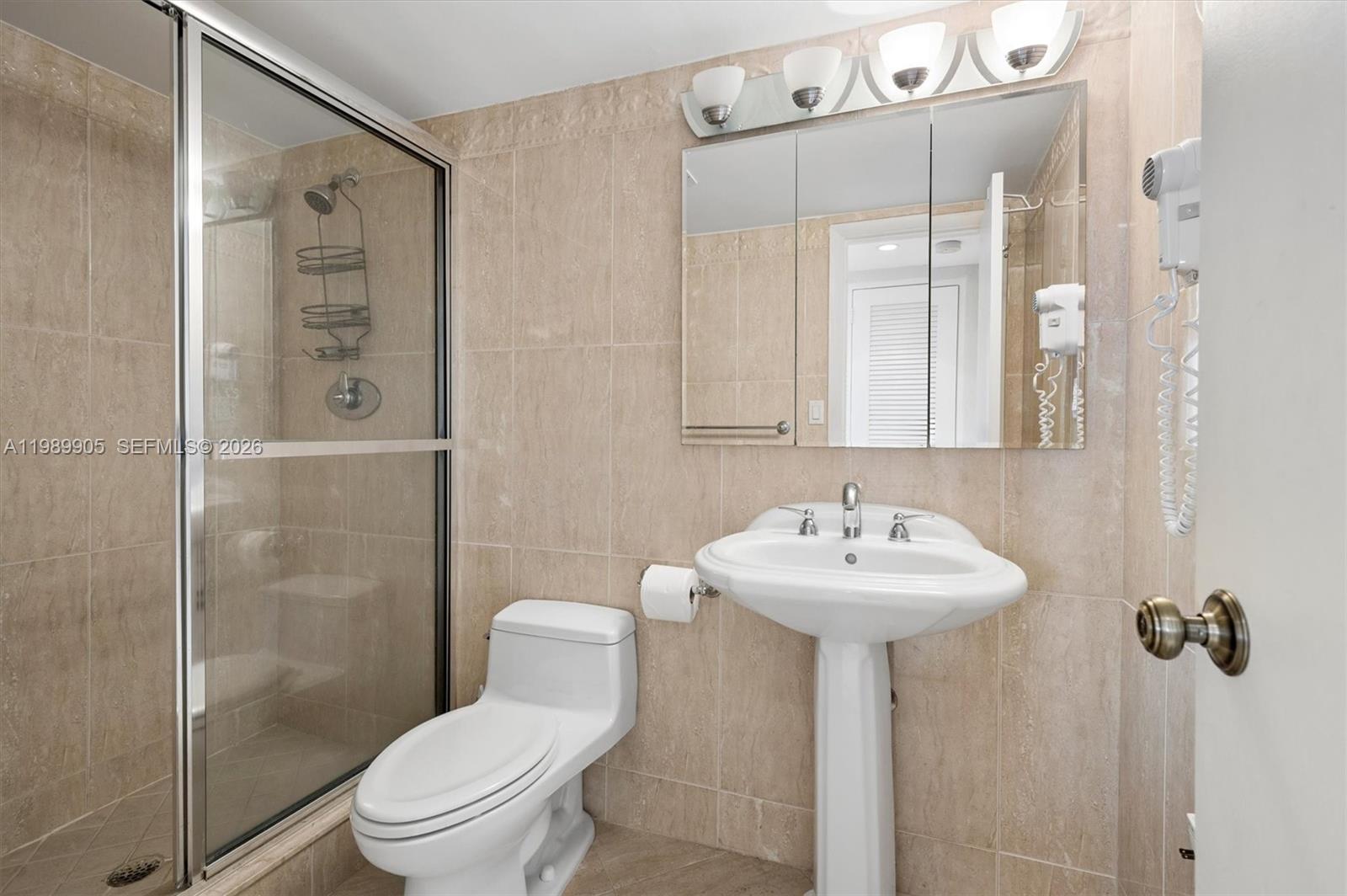 0HE CARRIAGE CLUB SOUTH C - Residential