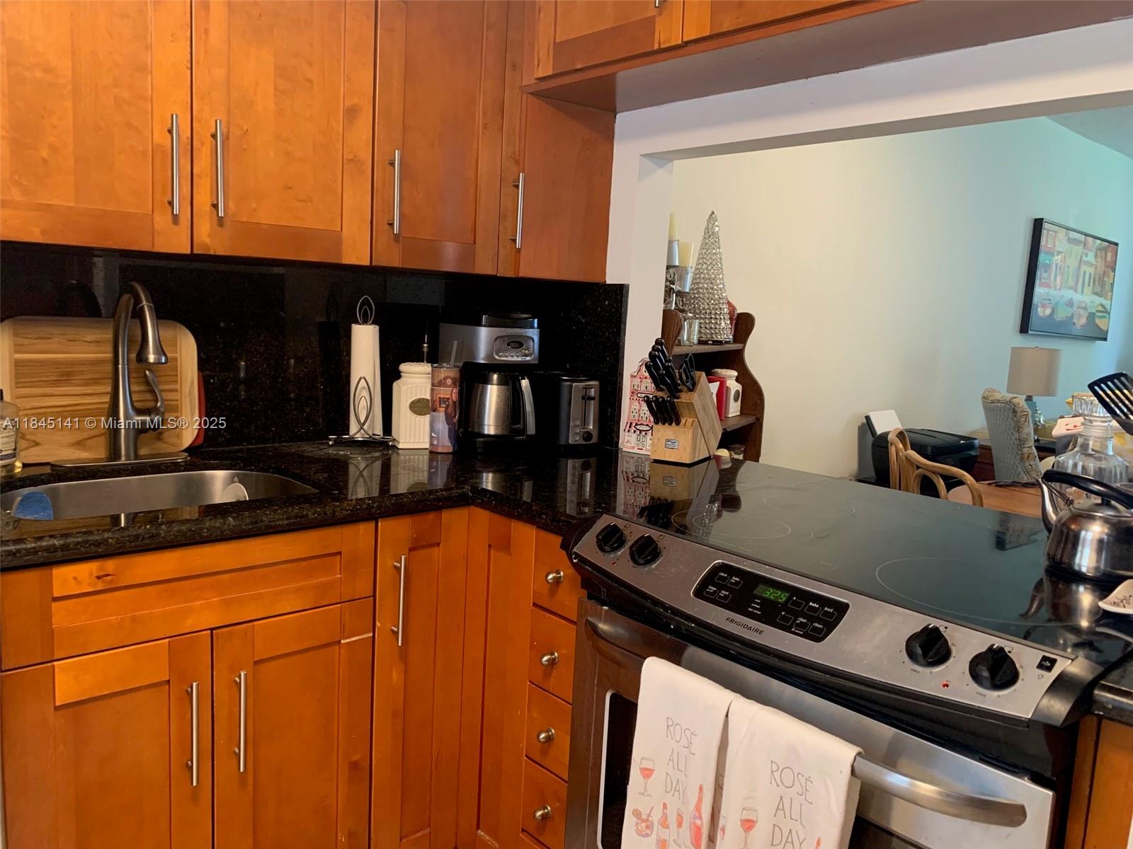 POINT EAST ONE CONDO-BLDG - Residential