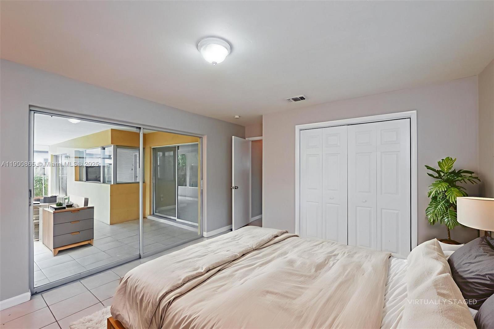 SUNRISE GOLF VILLAGE SEC - Residential Lease