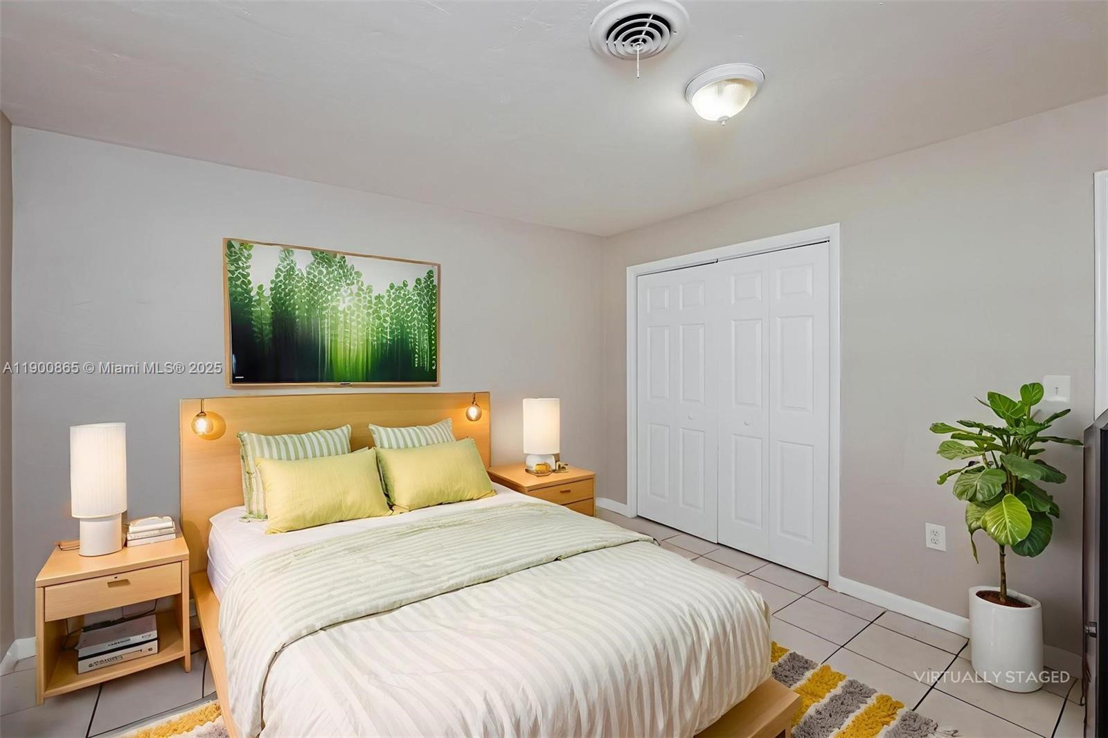 SUNRISE GOLF VILLAGE SEC - Residential Lease