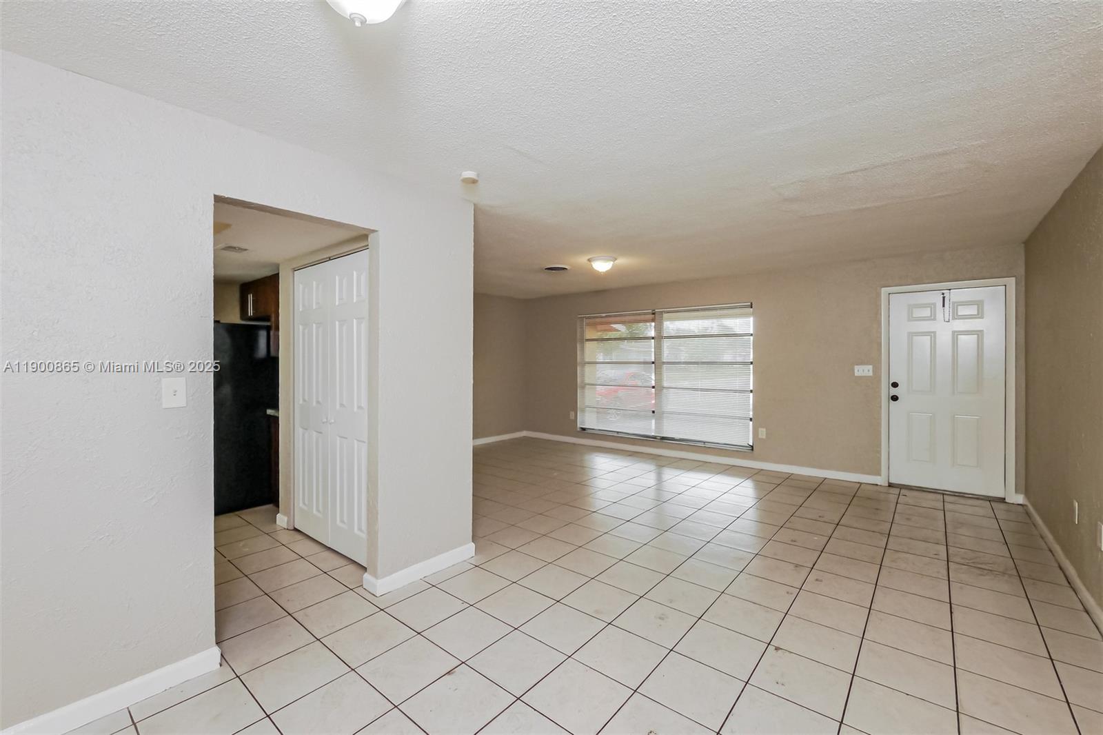 SUNRISE GOLF VILLAGE SEC - Residential Lease