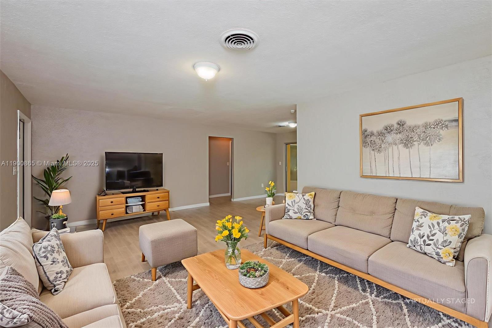 SUNRISE GOLF VILLAGE SEC - Residential Lease