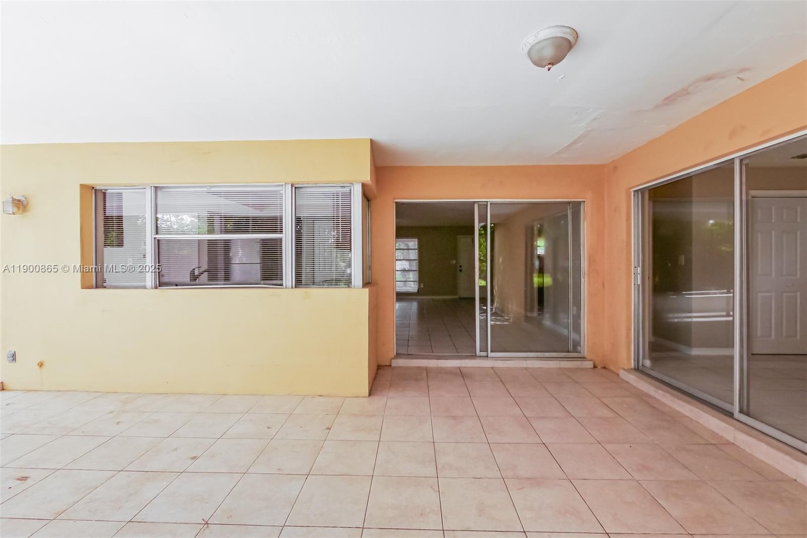 SUNRISE GOLF VILLAGE SEC - Residential Lease