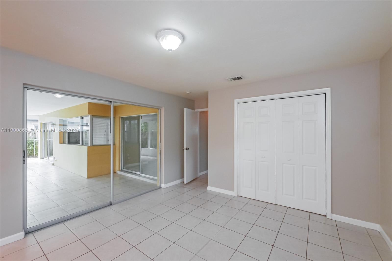 SUNRISE GOLF VILLAGE SEC - Residential Lease