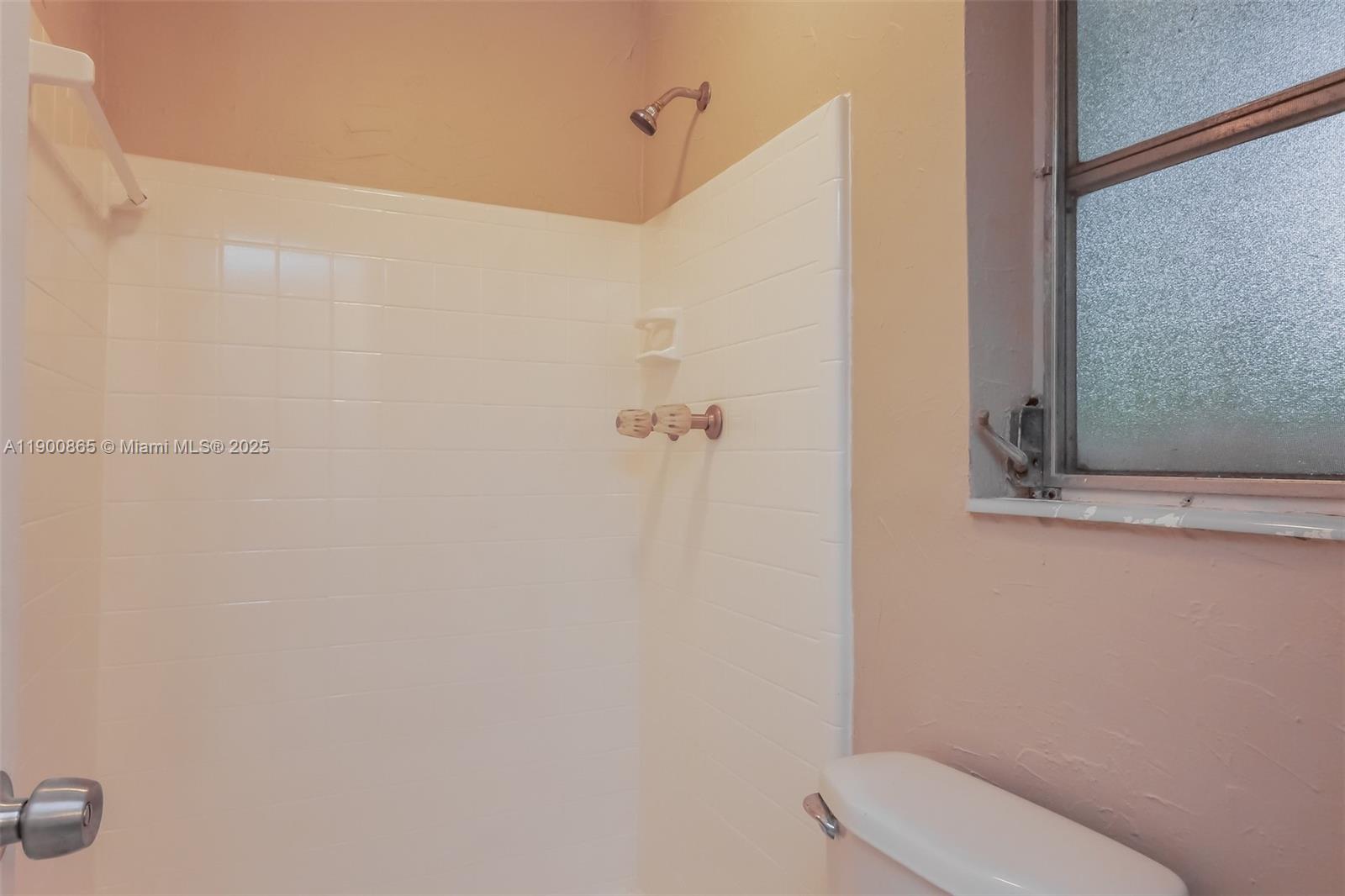 SUNRISE GOLF VILLAGE SEC - Residential Lease