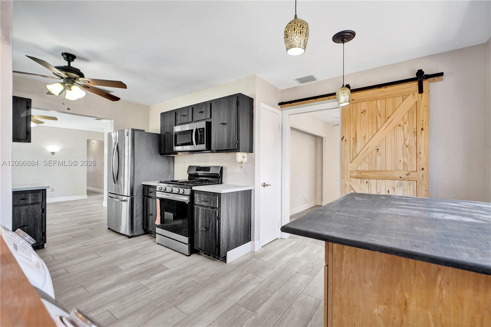 DEVON-AIRE ESTATES SEC 3 - Residential