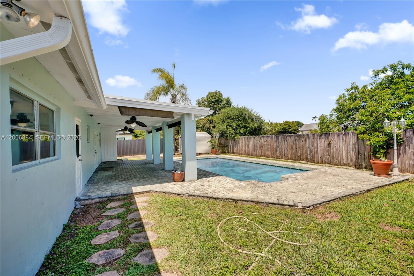 DEVON-AIRE ESTATES SEC 3 - Residential