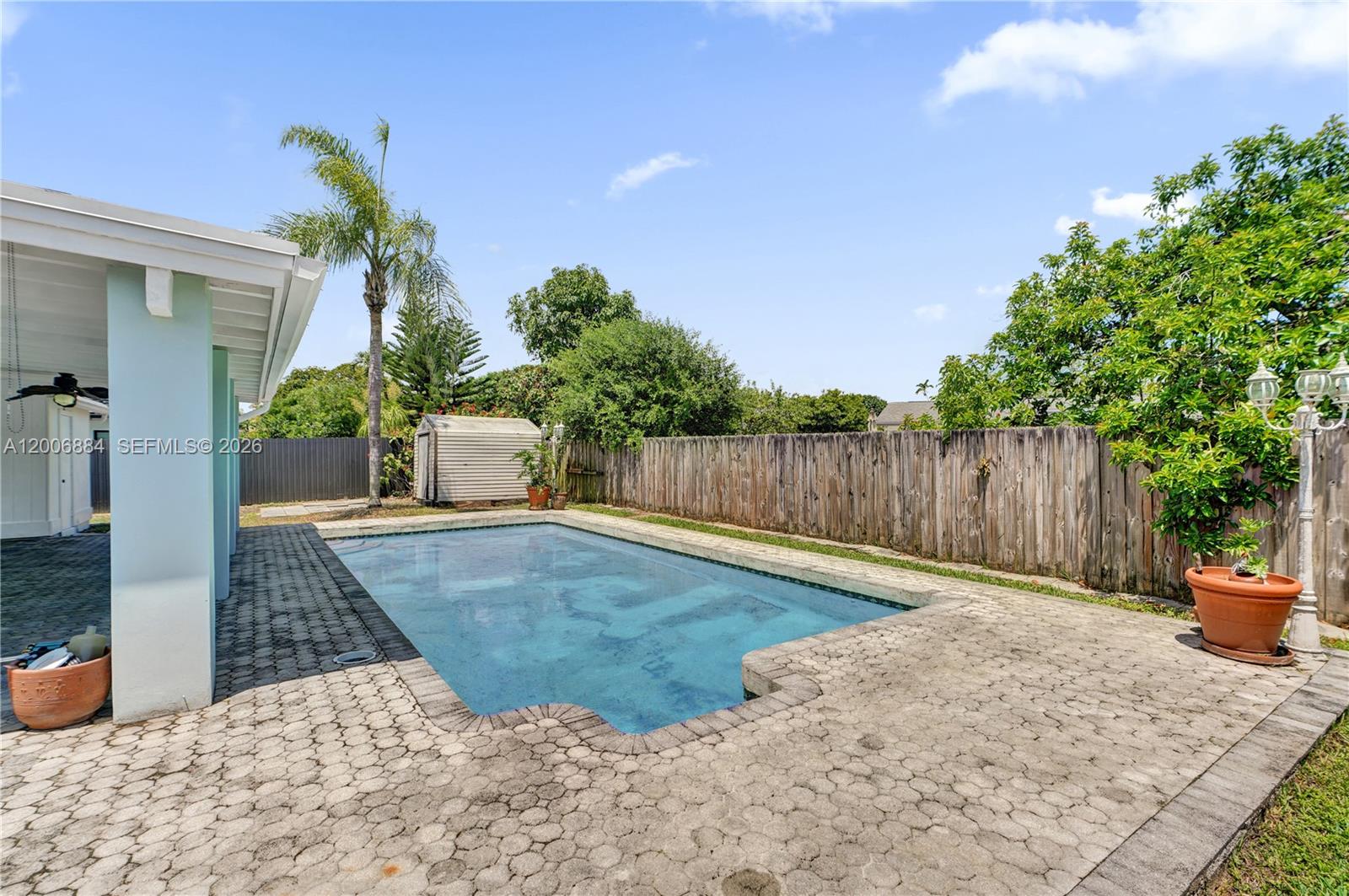 DEVON-AIRE ESTATES SEC 3 - Residential