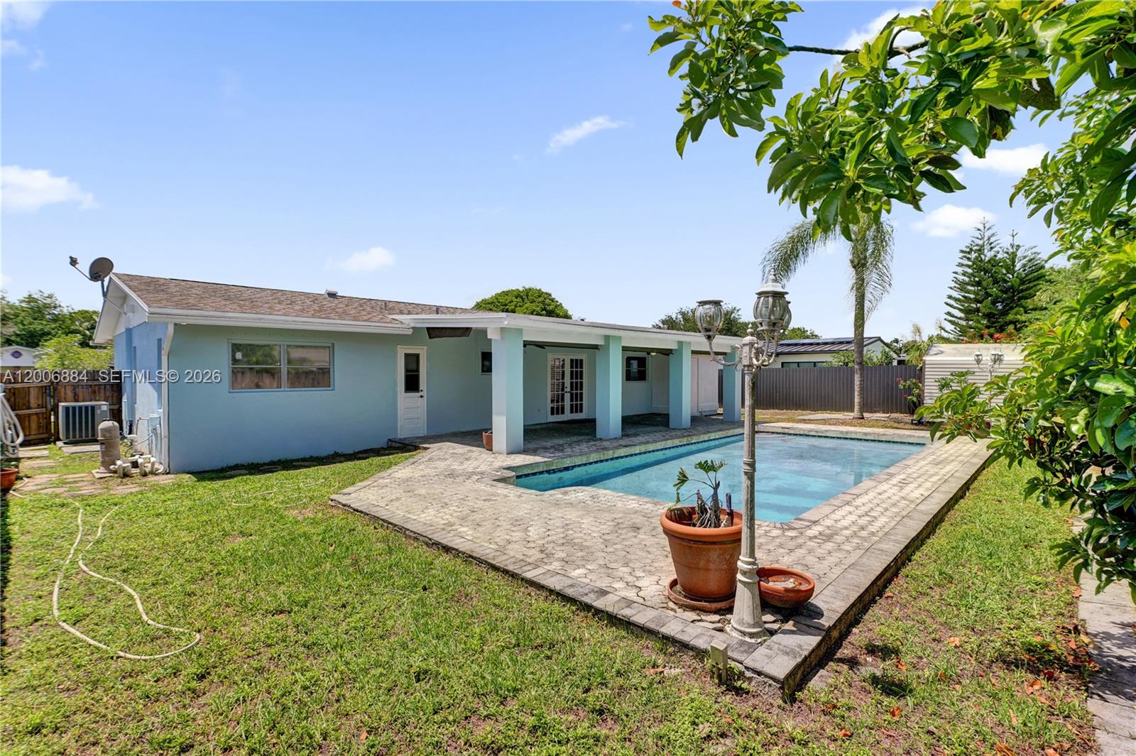 DEVON-AIRE ESTATES SEC 3 - Residential
