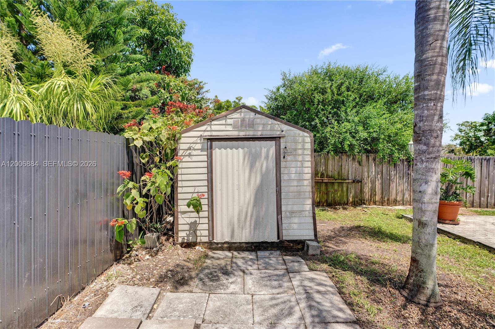 DEVON-AIRE ESTATES SEC 3 - Residential