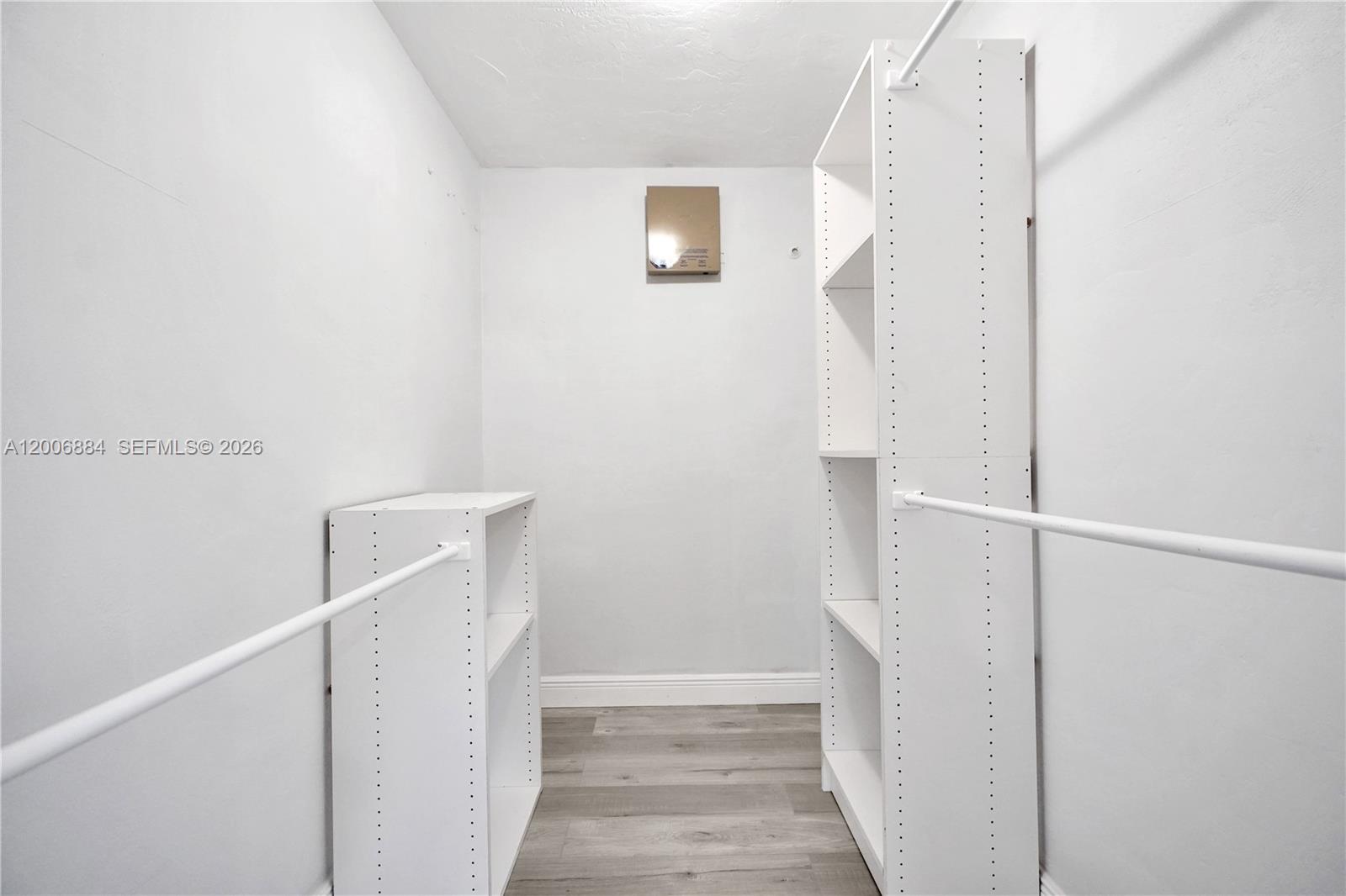 DEVON-AIRE ESTATES SEC 3 - Residential