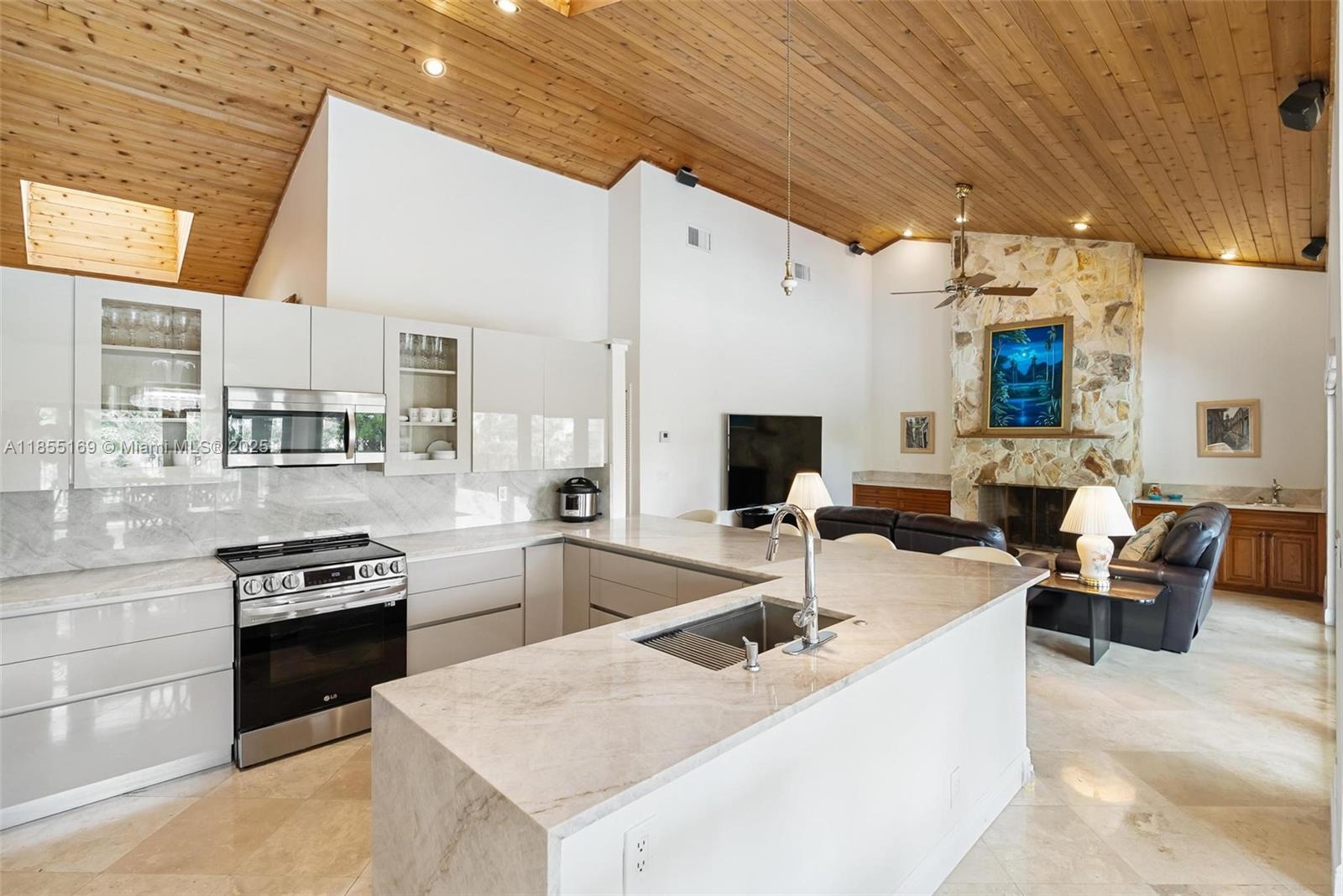 WOODLANDS SEC 1 - Residential Lease