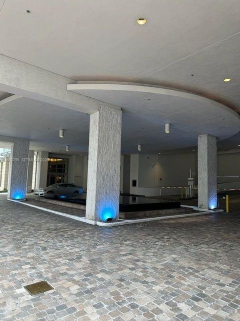 1050 Brickell Ave 1014 Miami FL 33131