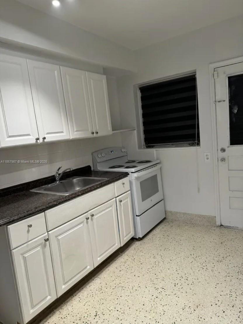 HOLLEMAN PARK - Residential Income